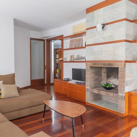 Mazi Apartments Colon Vic Zewnętrze zdjęcie