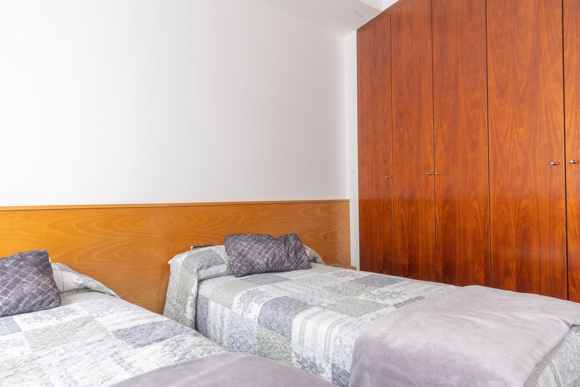 Mazi Apartments Colon Vic Zewnętrze zdjęcie