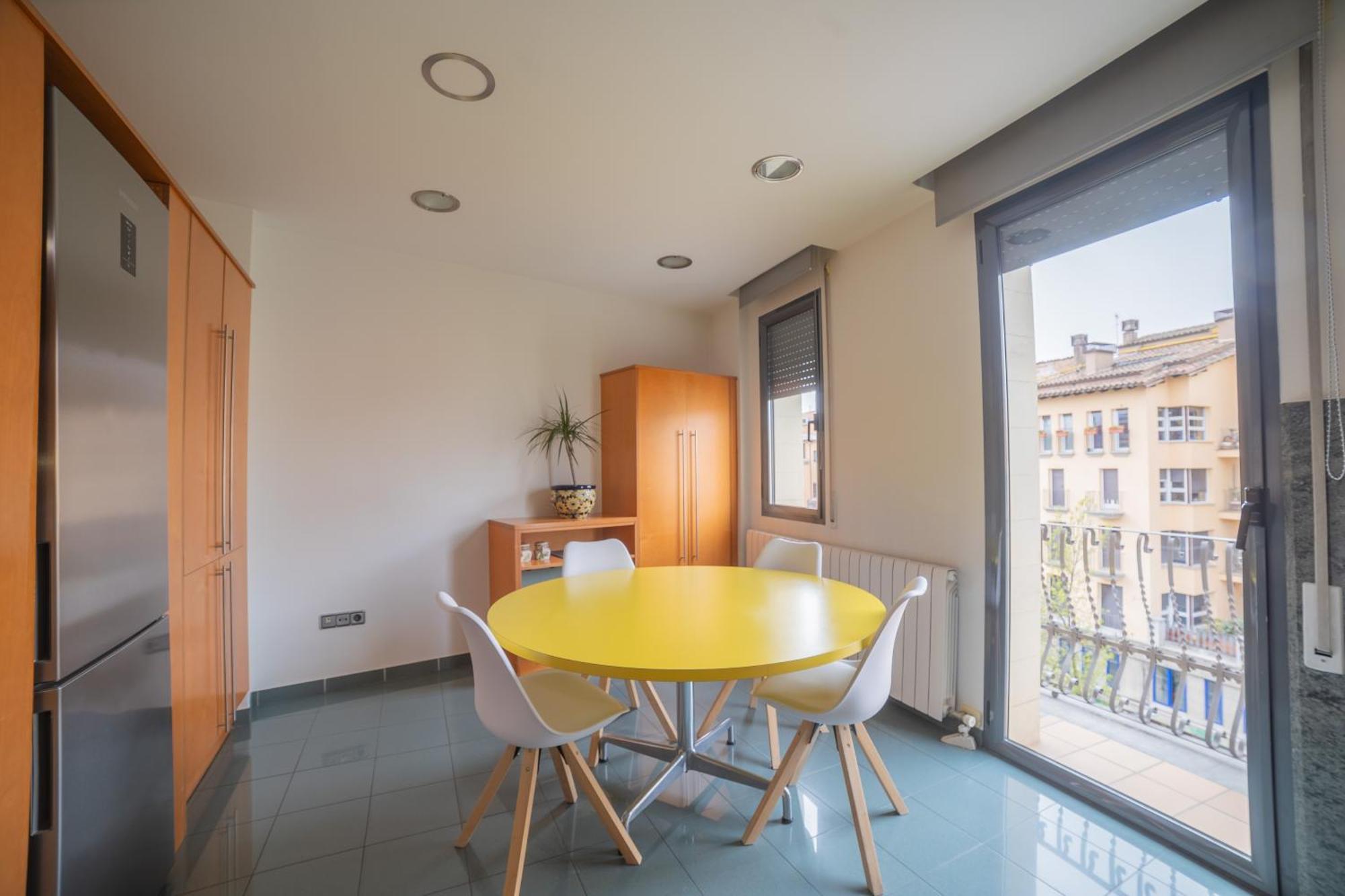 Mazi Apartments Colon Vic Zewnętrze zdjęcie