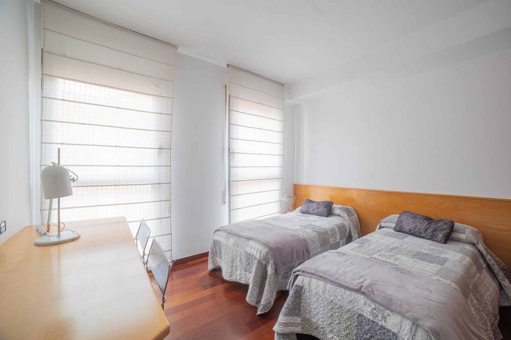 Mazi Apartments Colon Vic Zewnętrze zdjęcie